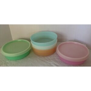 Set of 5 Tupperware Little Wonders 1286-14  Pastel Colors W/ 2 Lids 6 Oz